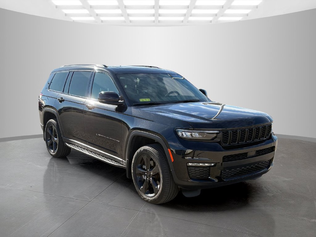 Used 2025 Jeep Grand Cherokee L Limited w/ Black Appearance Package AWD/4WD image 4