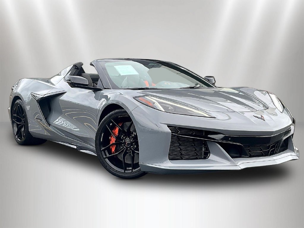 Used 2025 Chevrolet Corvette Z06 RWD image 3