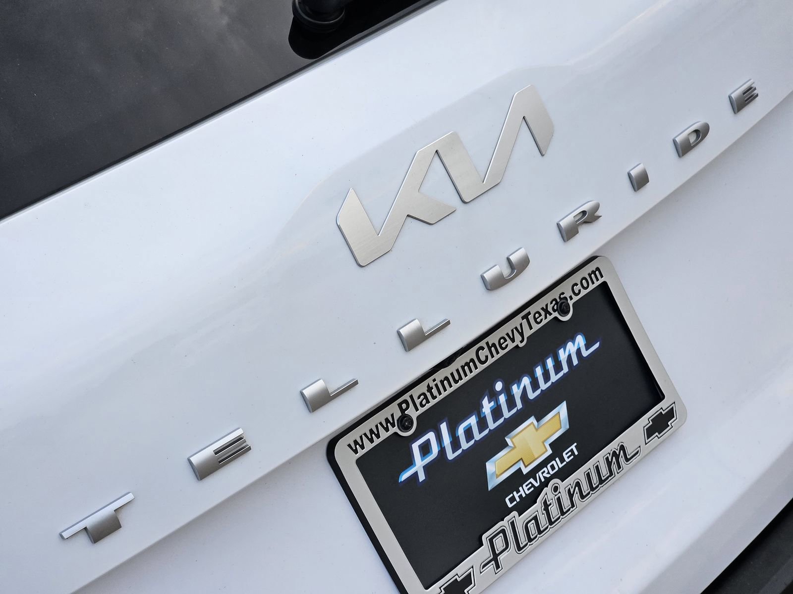 Used 2022 Kia Telluride SX w/ SX Prestige Package image 9