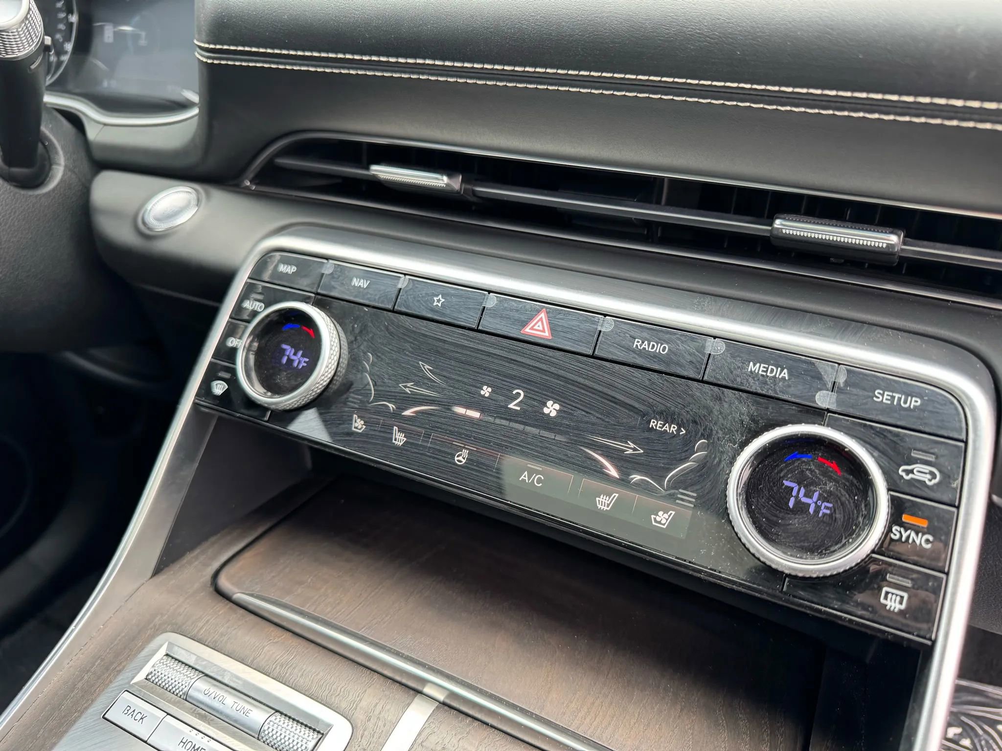 Used 2023 Genesis GV80 3.5T w/ Advanced Package image 30