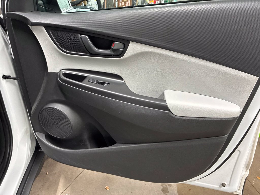Used 2023 Hyundai Kona SEL AWD/4WD image 51