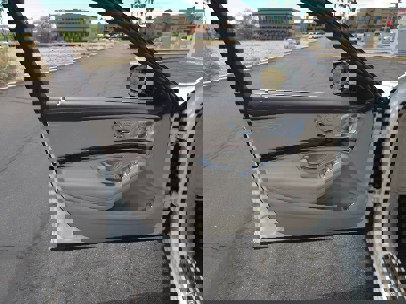 Used 2017 Mercedes-Benz S 550 Sedan image 4