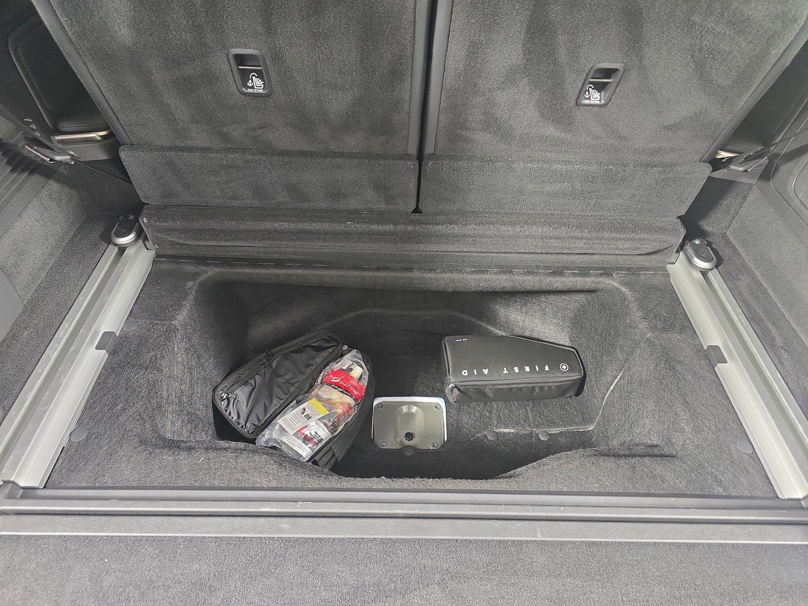 Used 2024 Rivian R1S Adventure image 34