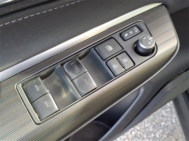 Used 2022 Toyota Venza Limited w/ Advanced Technology Package image 15