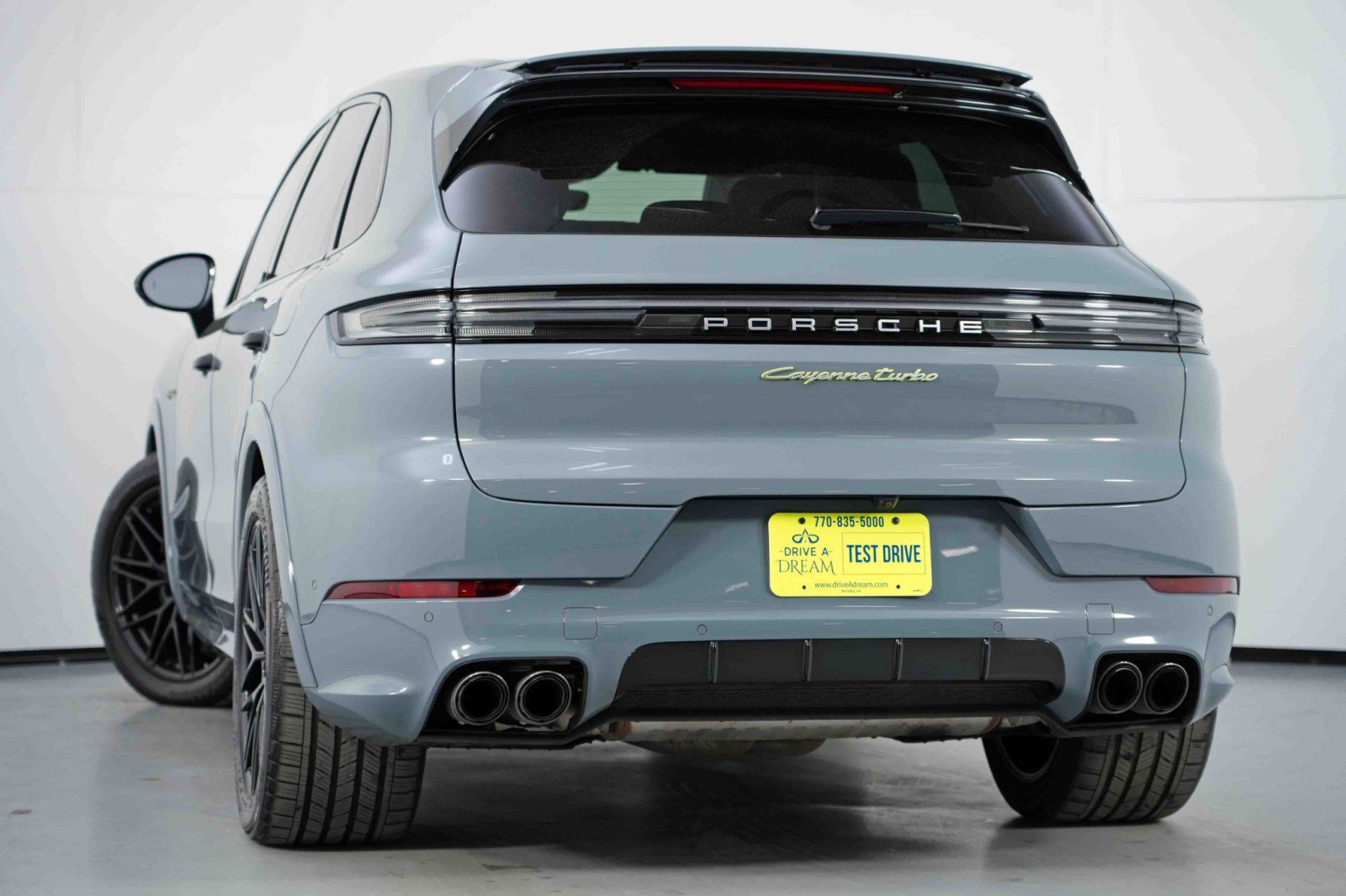 Used 2024 Porsche Cayenne Turbo AWD/4WD image 6