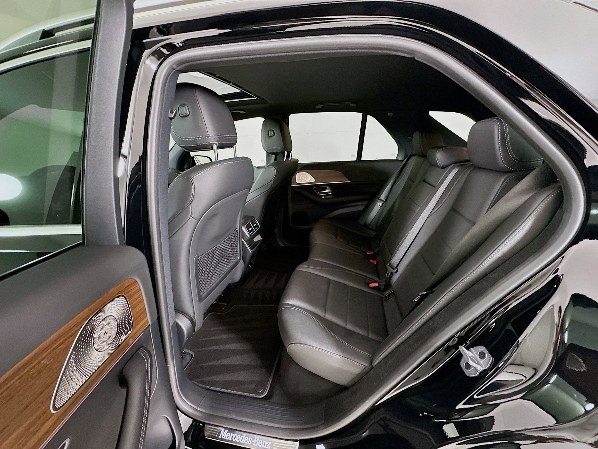 Used 2025 Mercedes-Benz GLE 350 4MATIC image 27