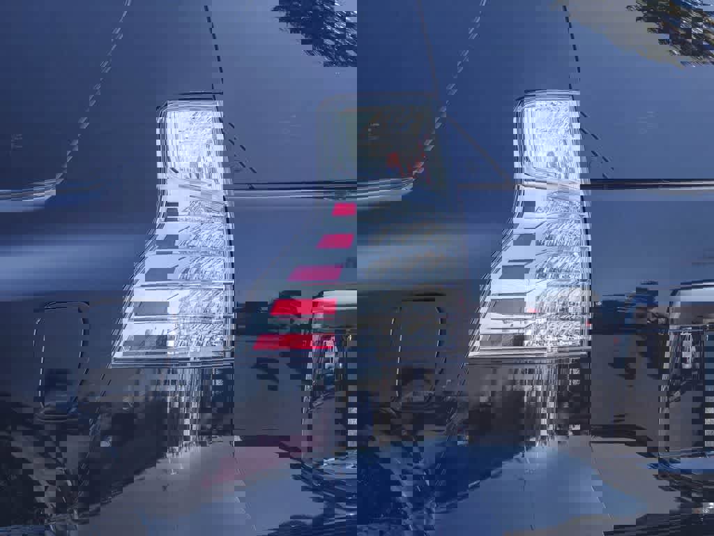 Used 2018 Lexus GX 460 Premium w/ Premium Package image 7