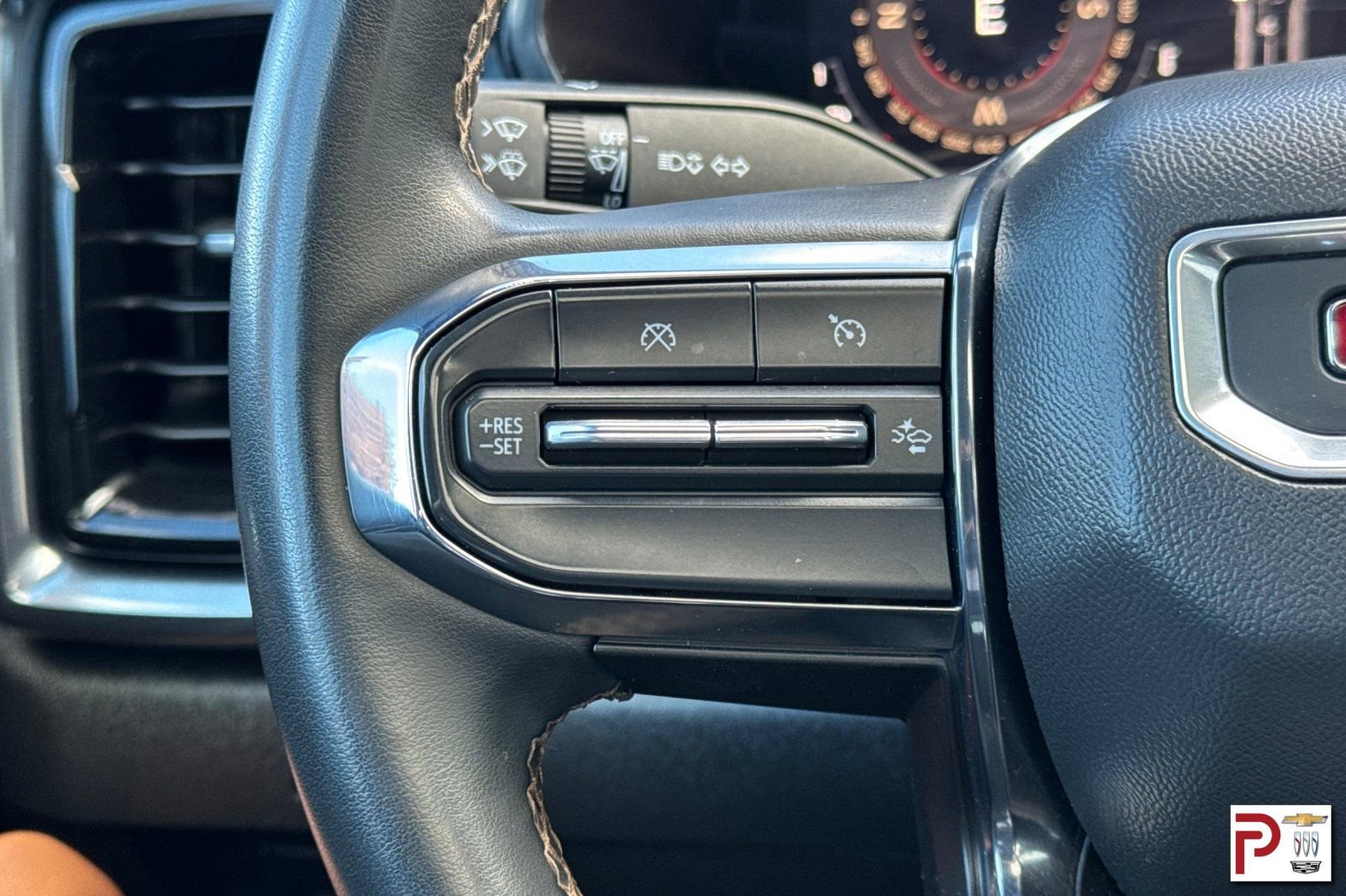 Used 2024 GMC Canyon AT4 w/ Technology Package image 26