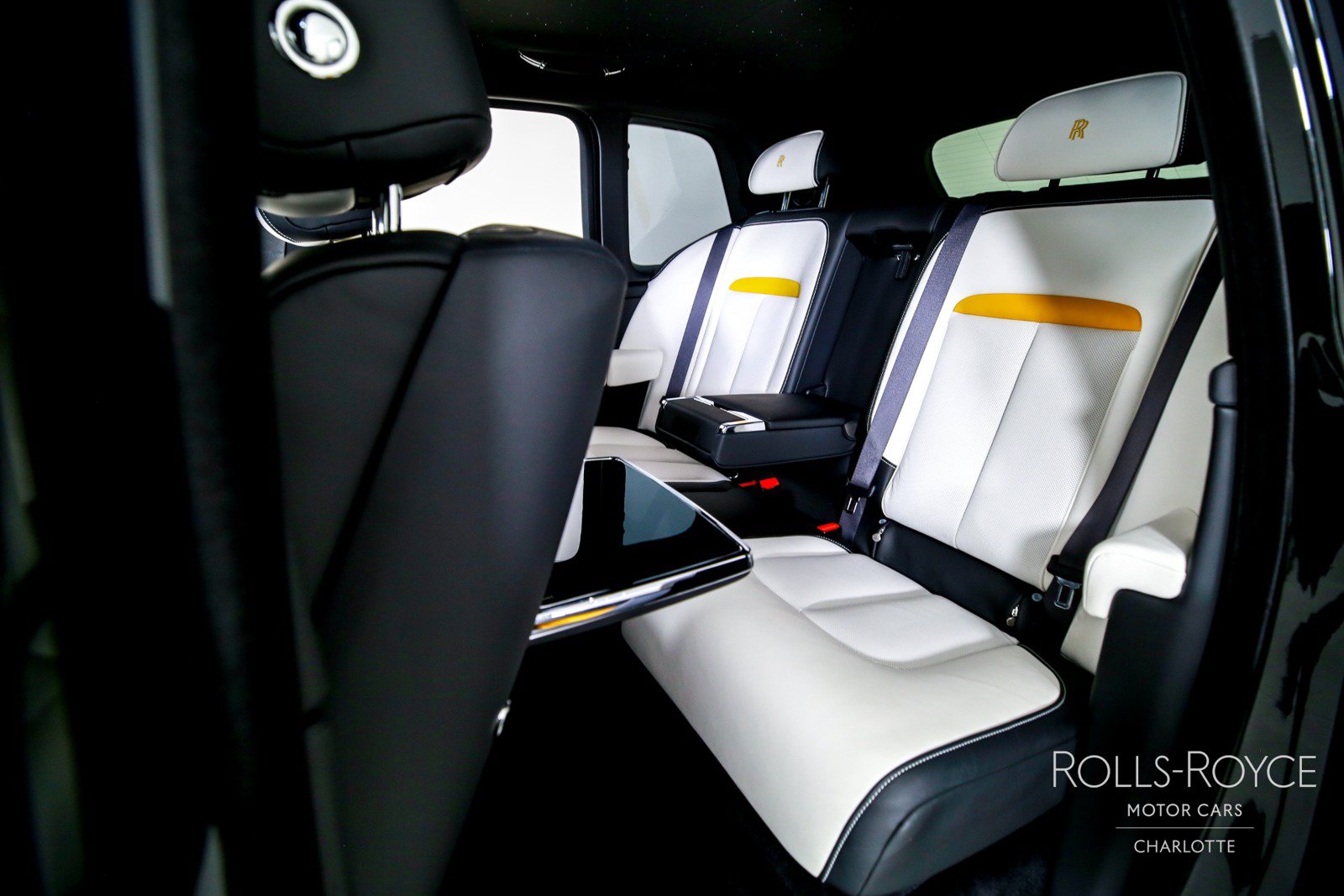 Used 2025 Rolls-Royce Cullinan AWD/4WD image 18