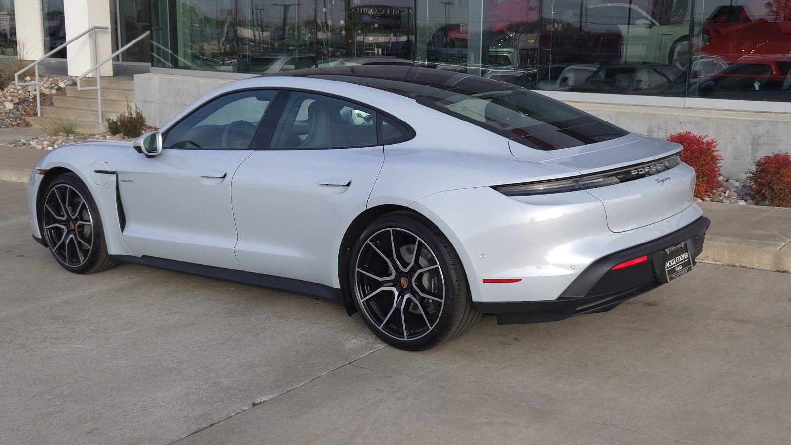 New 2025 Porsche Taycan image 3