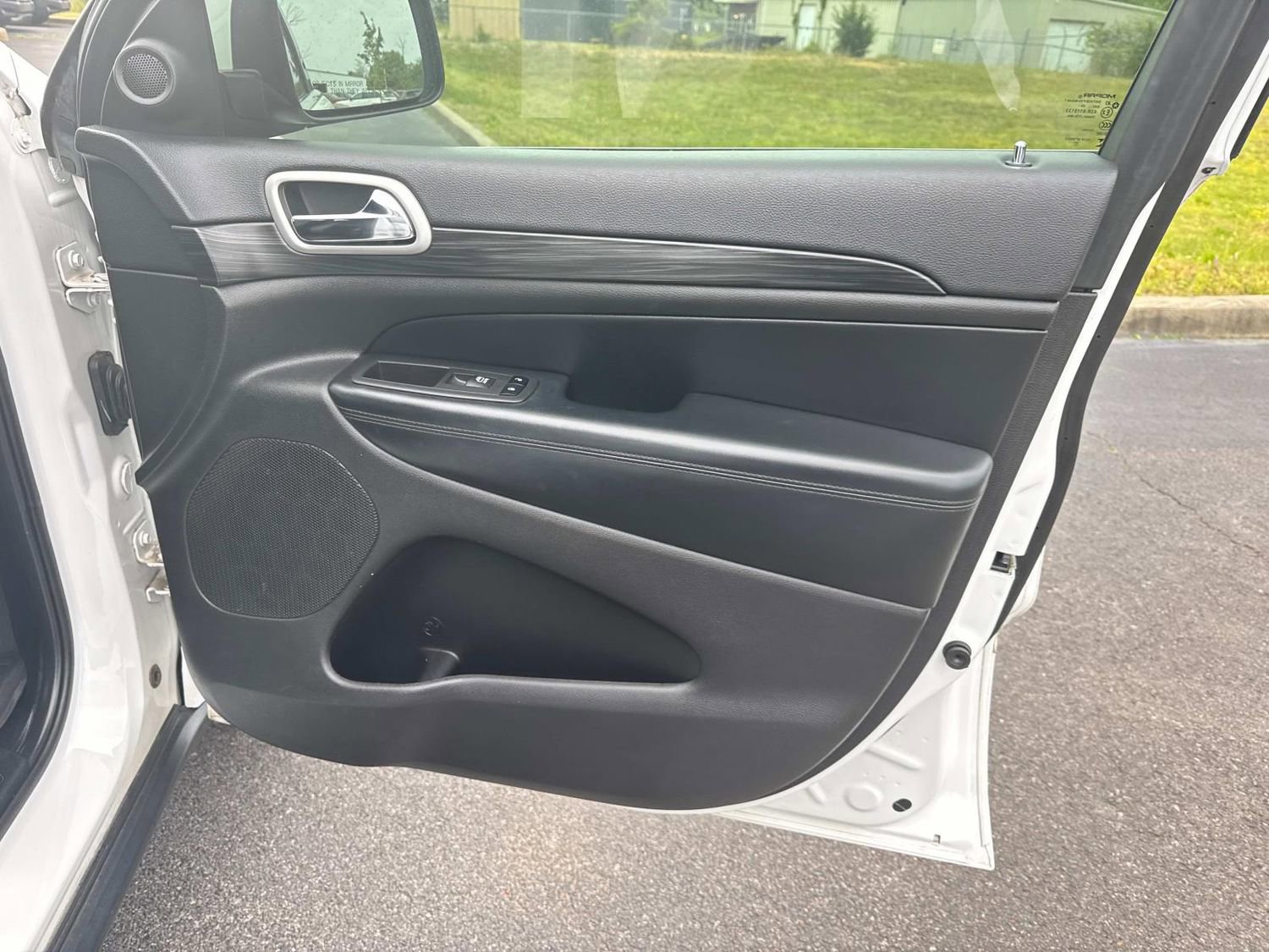 Used 2021 Jeep Grand Cherokee Laredo X RWD image 23