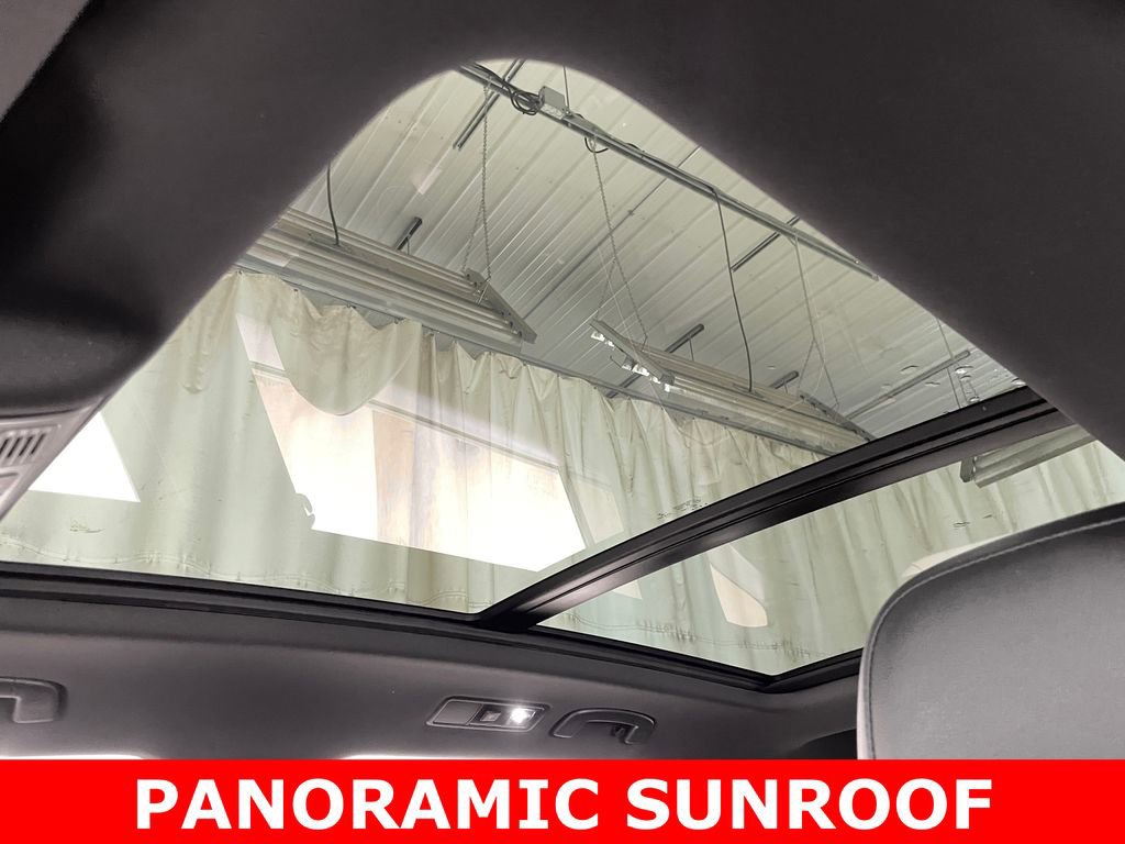 Used 2021 Volkswagen Tiguan SE R-Line image 4