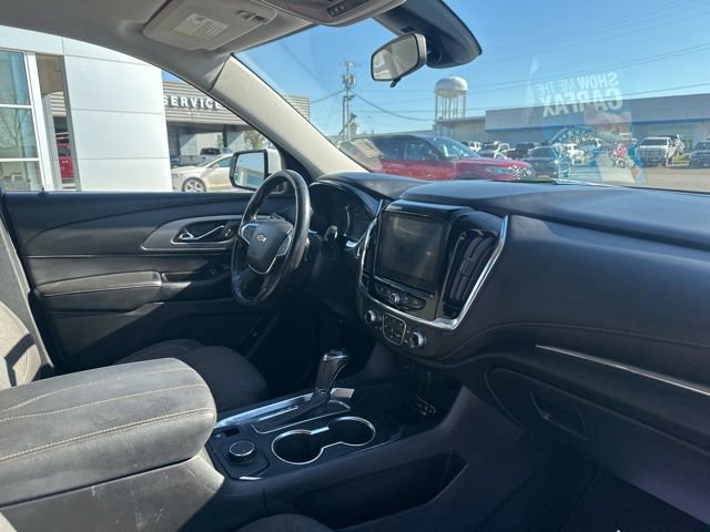 Used 2020 Chevrolet Traverse LT image 9
