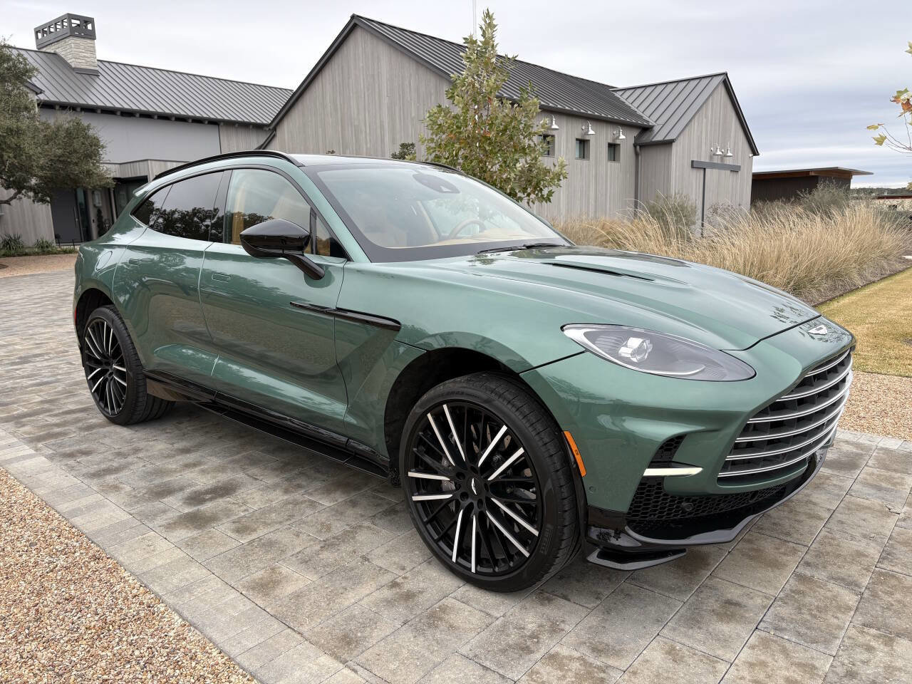 Used 2024 Aston Martin DBX 707 image 2