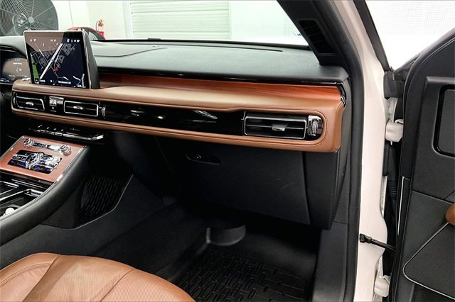 Used 2023 Lincoln Aviator Reserve w/ Elements Package Plus image 15