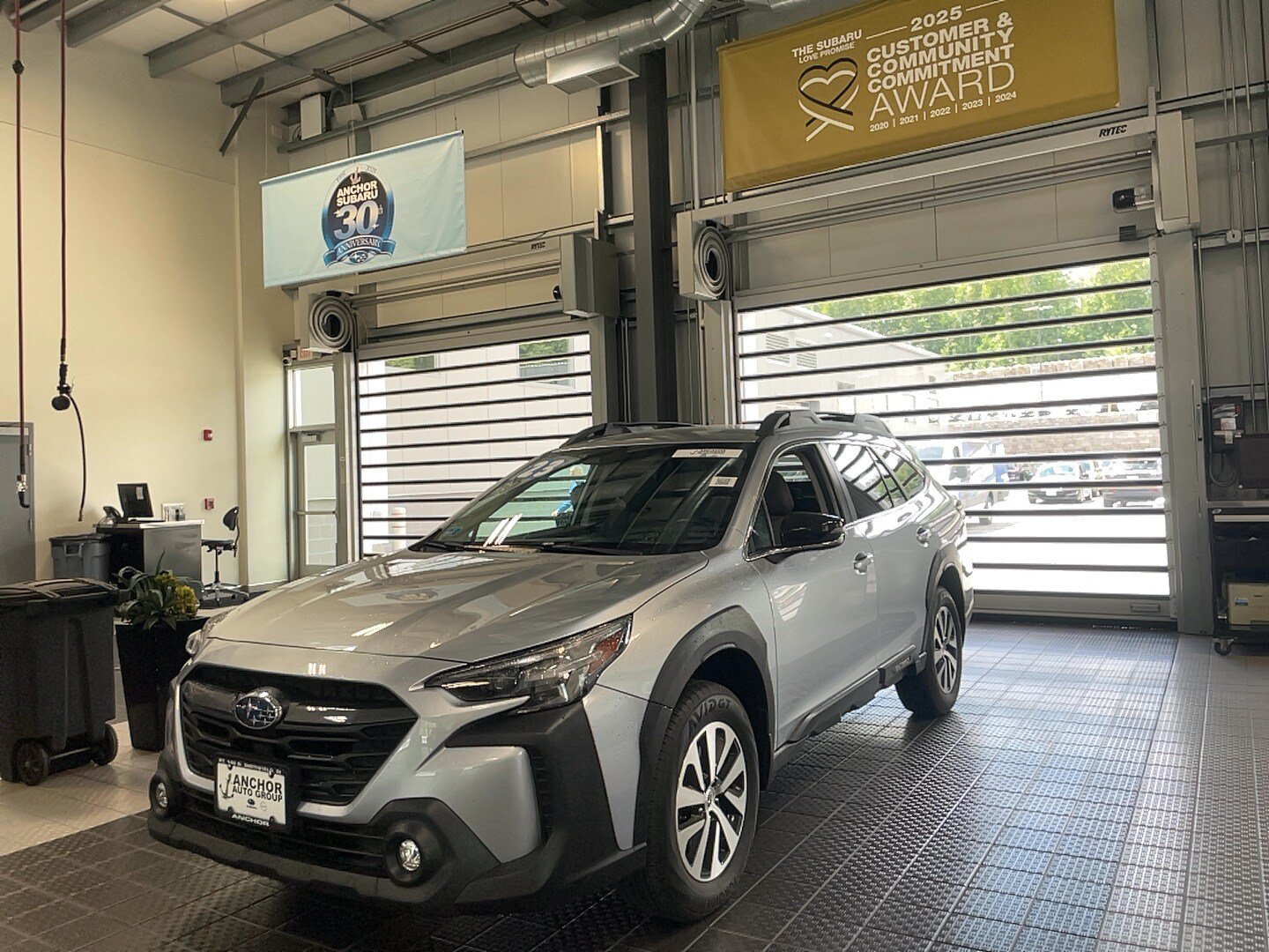 Used 2023 Subaru Outback Premium AWD/4WD image 3