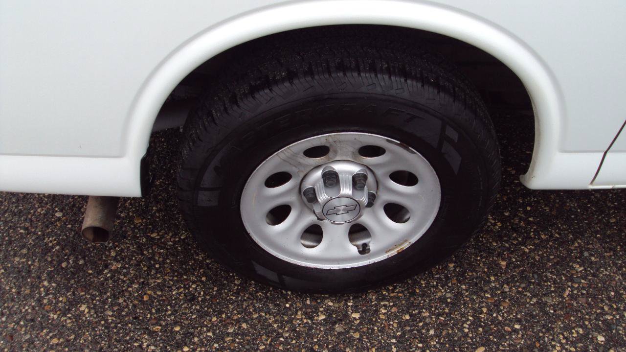 Used 2014 Chevrolet Express 1500 AWD image 33
