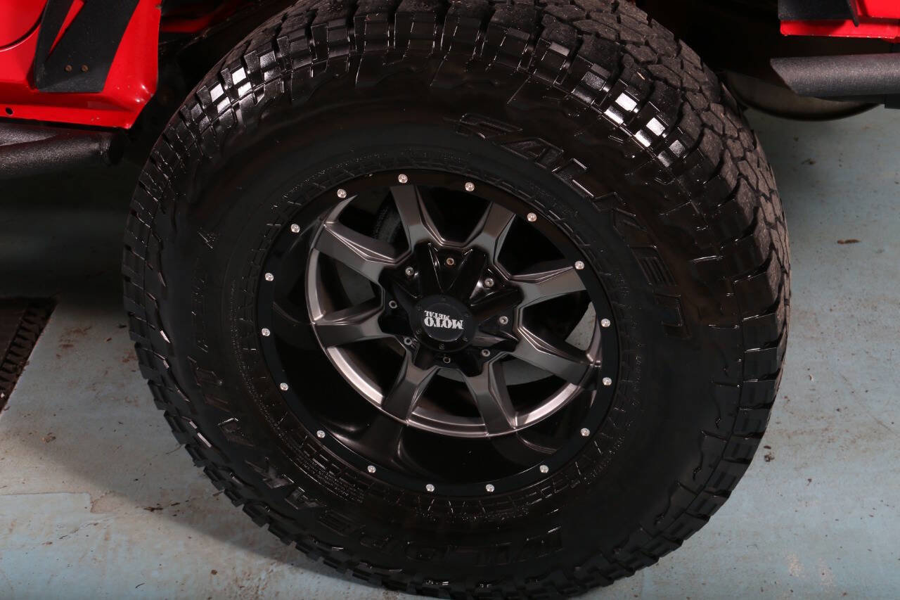 Used 2015 Jeep Wrangler Unlimited Sahara AWD/4WD image 48