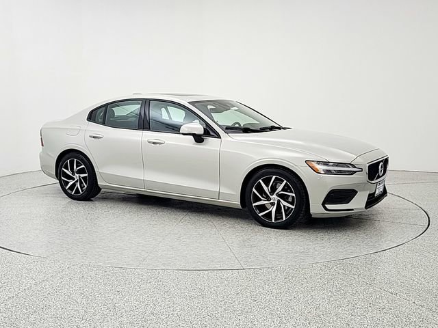 Used 2020 Volvo S60 T5 Momentum FWD image 3