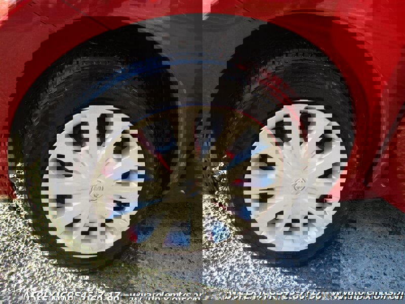 Used 2015 Nissan Versa Note SV image 27