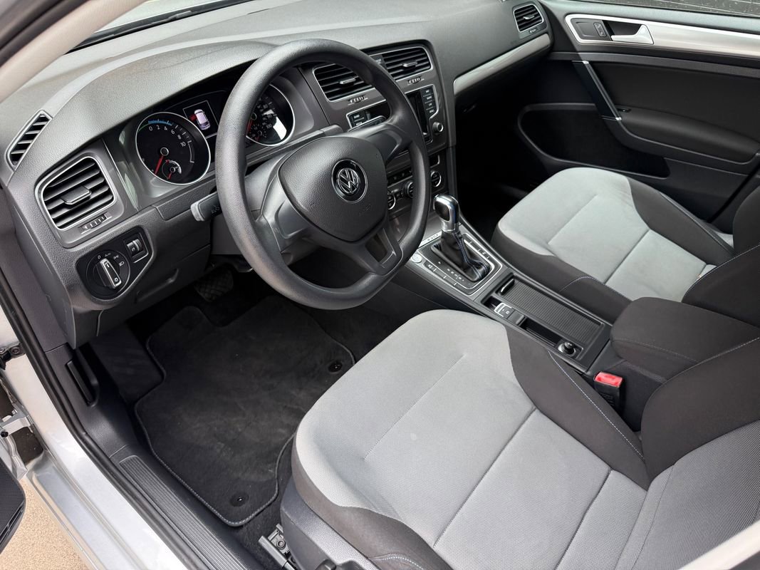 Used 2015 Volkswagen e-Golf Limited Edition FWD image 2