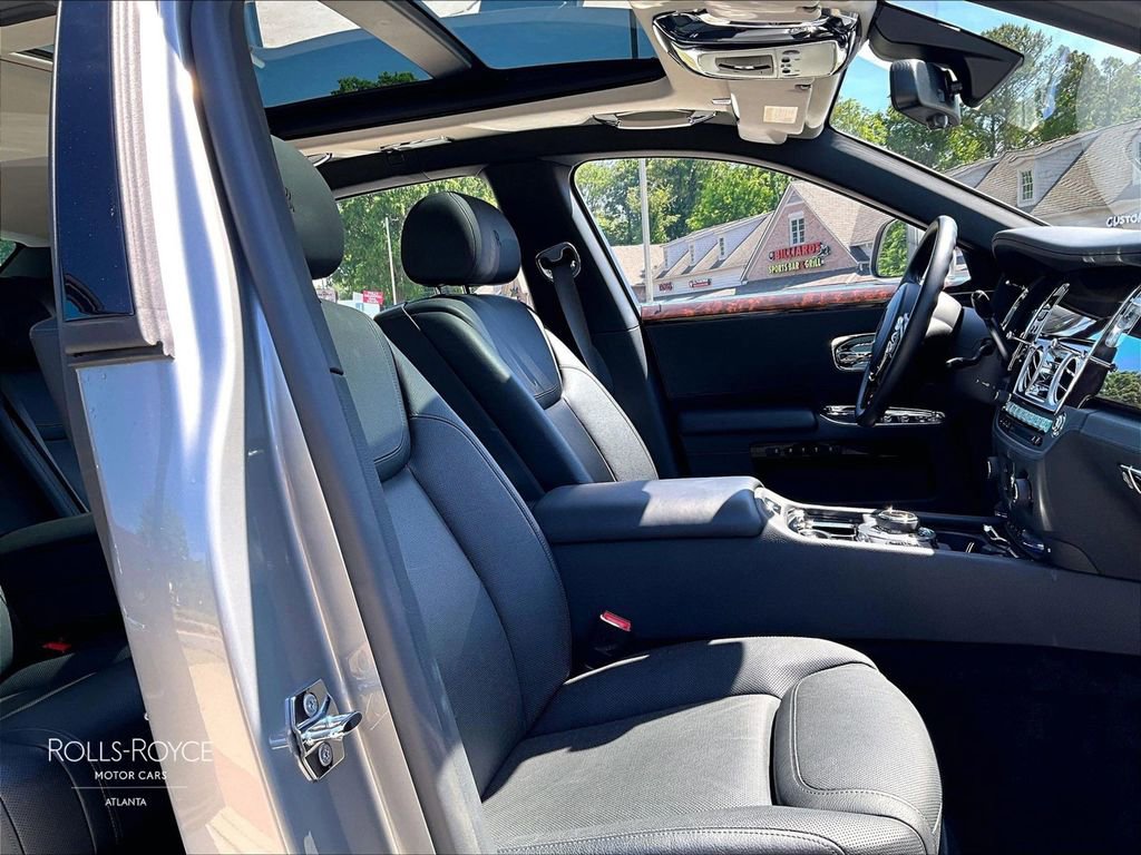 Certified 2016 Rolls-Royce Ghost RWD image 9