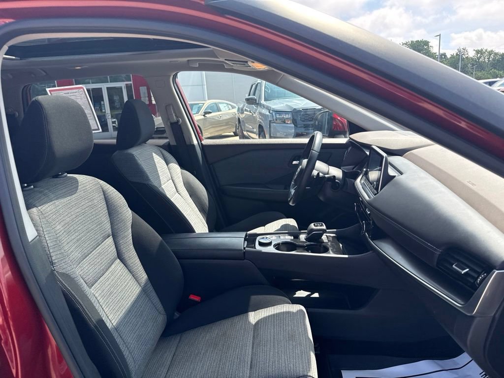 Used 2022 Nissan Rogue SV AWD/4WD image 25