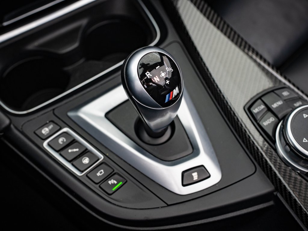 Used 2015 BMW M4 Convertible image 34