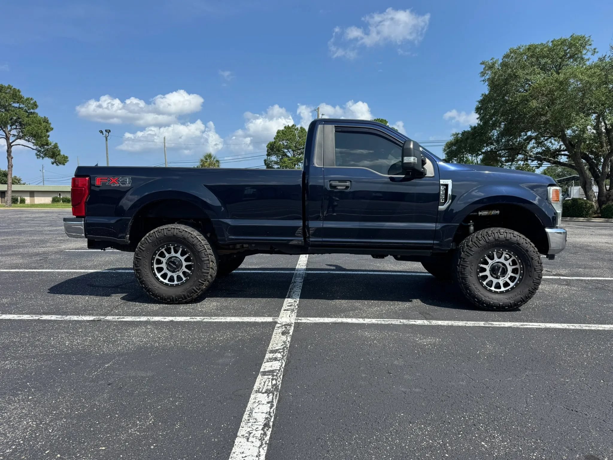 Used 2022 Ford F250 XLT w/ XLT Value Package AWD/4WD image 5