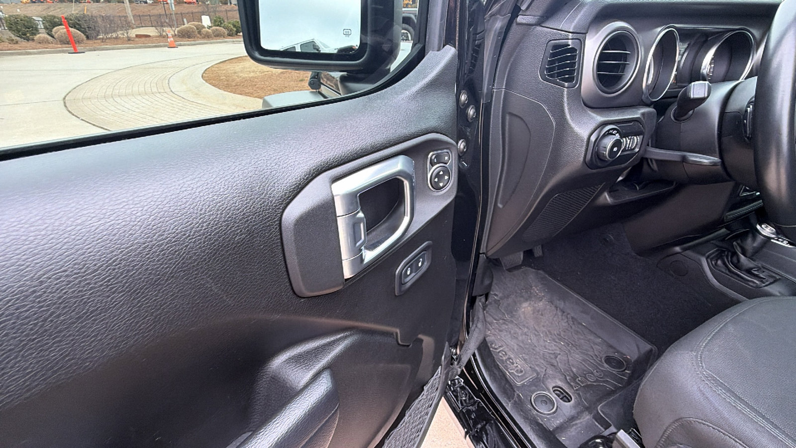 Used 2022 Jeep Wrangler Sport S image 15