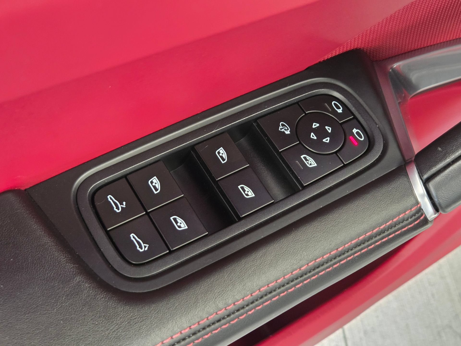 Certified 2023 Porsche Cayenne Turbo AWD/4WD image 15
