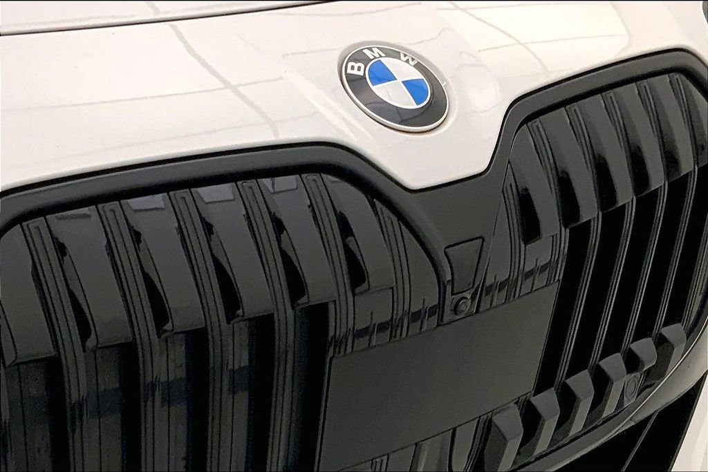 Certified 2023 BMW 760i xDrive AWD/4WD image 29