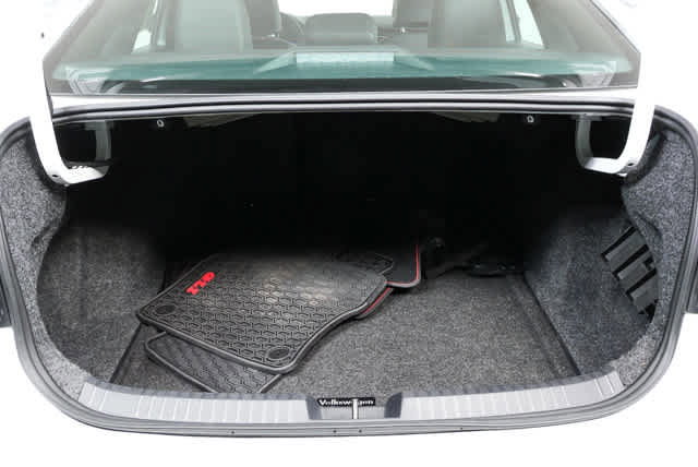 Certified 2025 Volkswagen Jetta GLI Autobahn FWD image 29