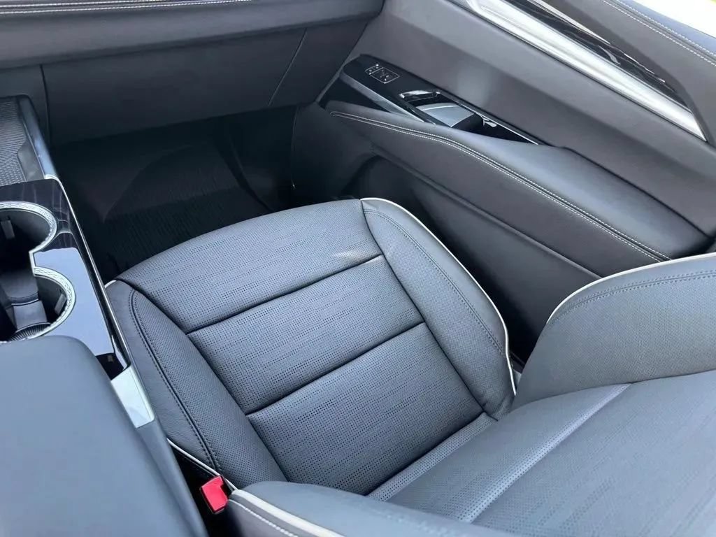 New 2026 Cadillac Escalade Sport w/ Touring Package AWD/4WD image 24
