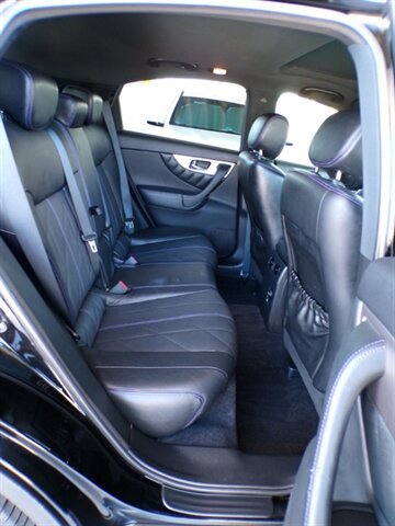 Used 2017 INFINITI QX70 AWD w/ Premium Package image 26