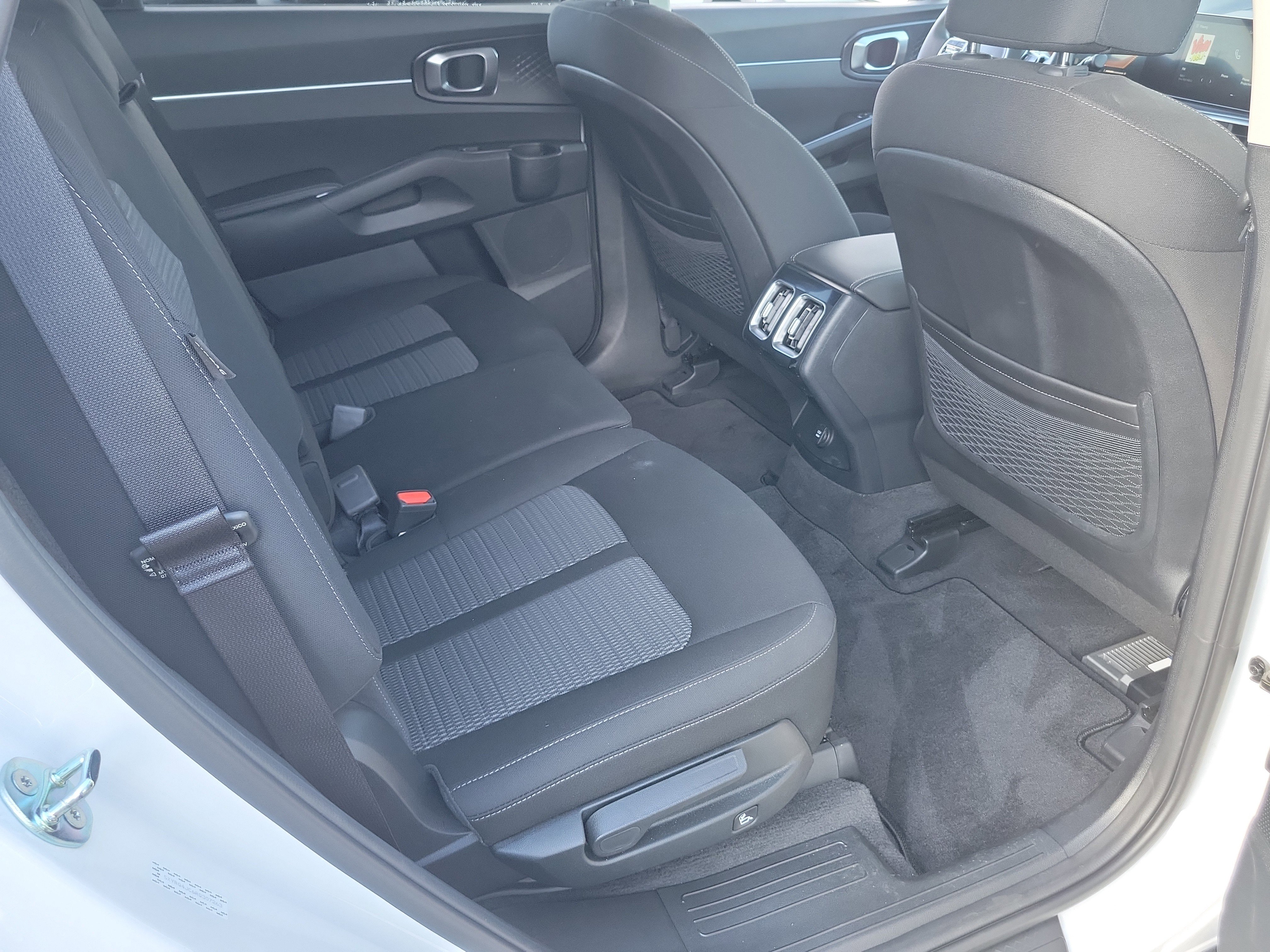 Used 2024 Kia Sorento LX image 22