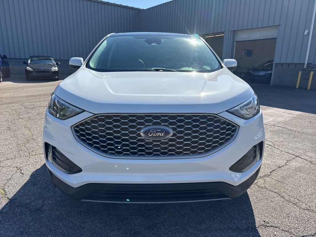 Used 2024 Ford Edge SEL w/ Convenience Package AWD/4WD image 7