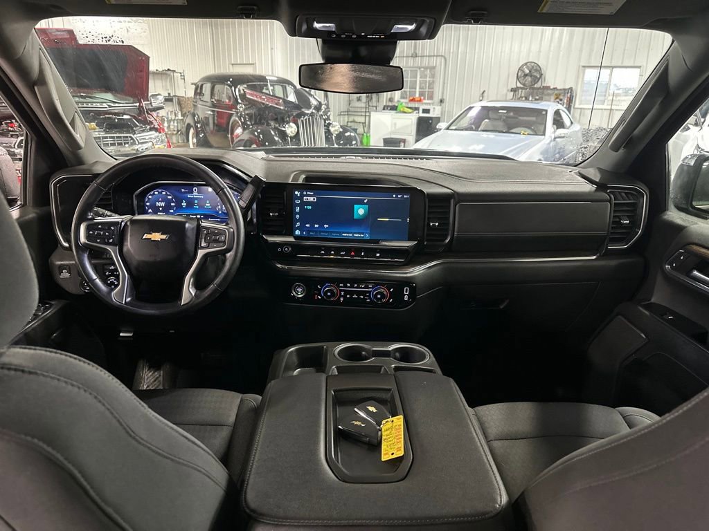 Used 2023 Chevrolet Silverado 1500 LT image 25