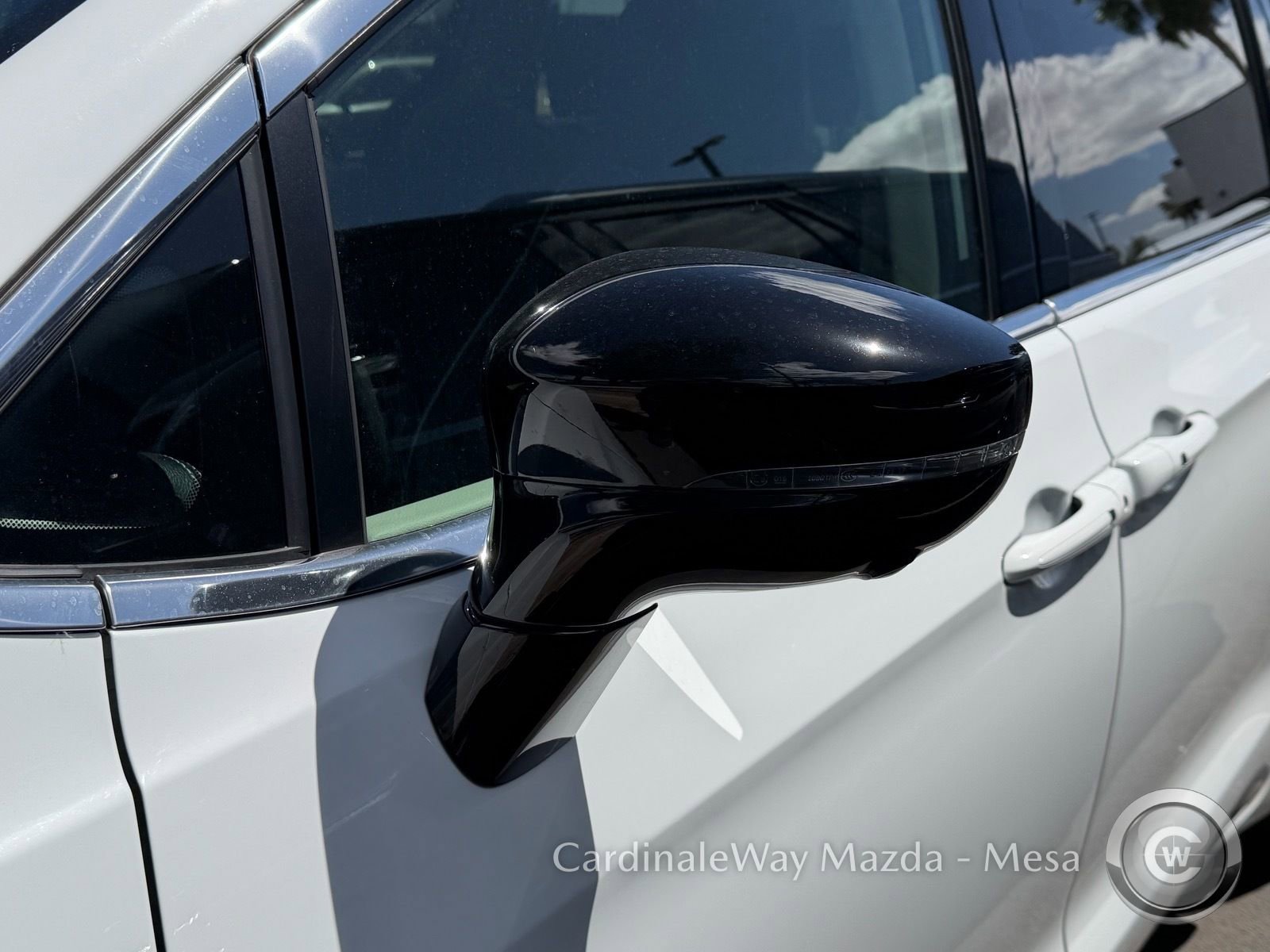 Used 2024 Chrysler Pacifica Limited w/ Trailer Tow Group FWD image 8