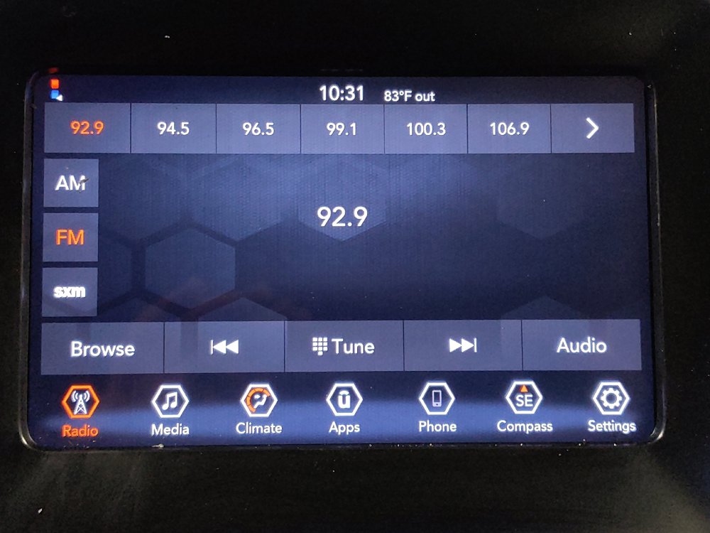 Used 2019 Jeep Cherokee Latitude Plus FWD image 25