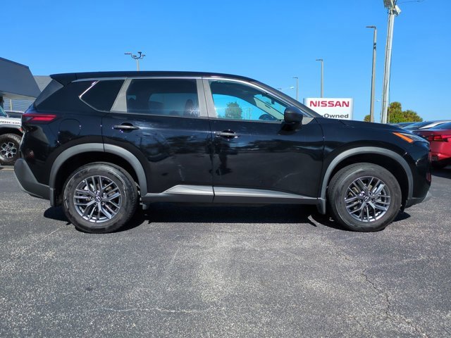 Used 2023 Nissan Rogue S image 4