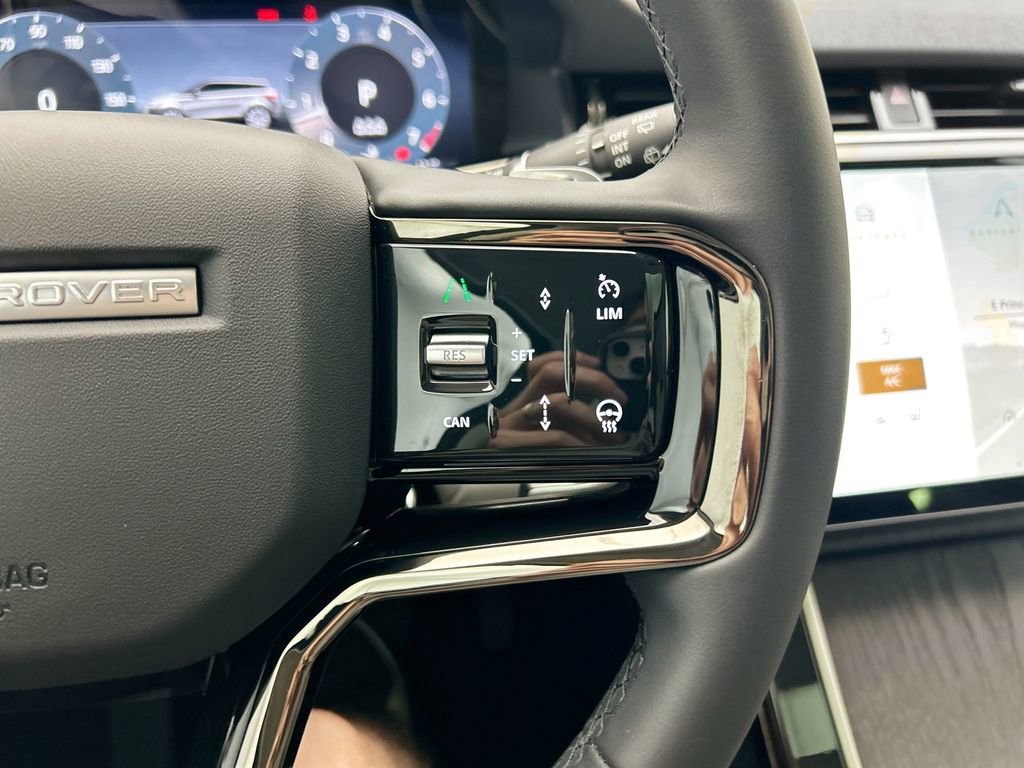 Used 2025 Land Rover Range Rover Evoque S image 12