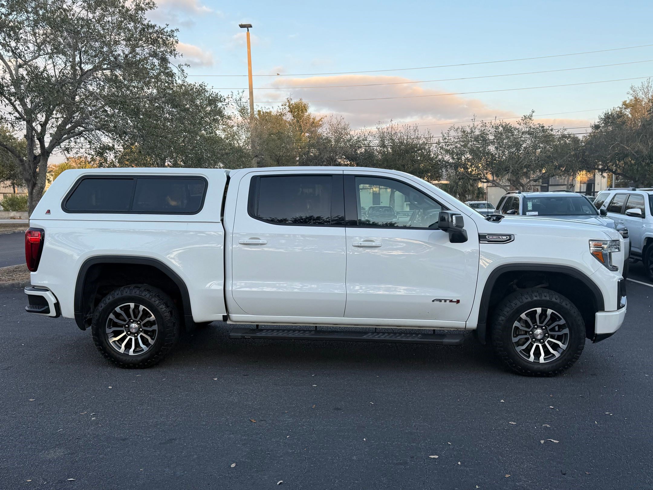 Used 2021 GMC Sierra 1500 AT4 w/ AT4 Value Package image 8