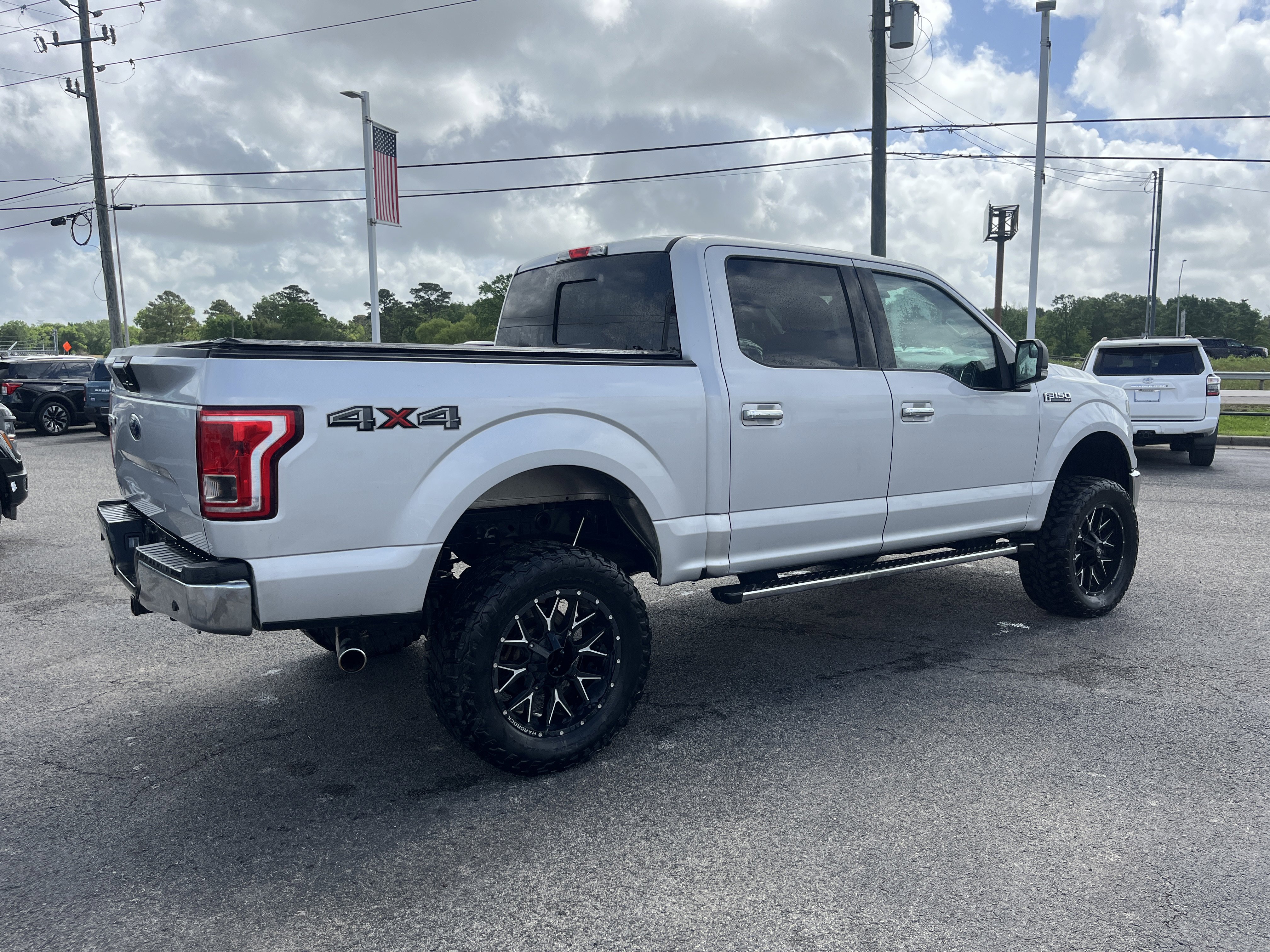 Used 2017 Ford F150 XLT w/ Equipment Group 302A Luxury image 2