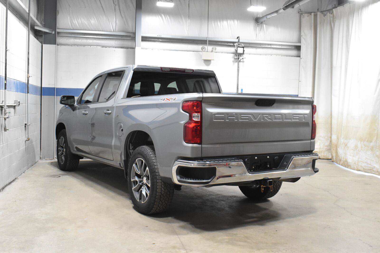 Used 2023 Chevrolet Silverado 1500 LT AWD/4WD image 21