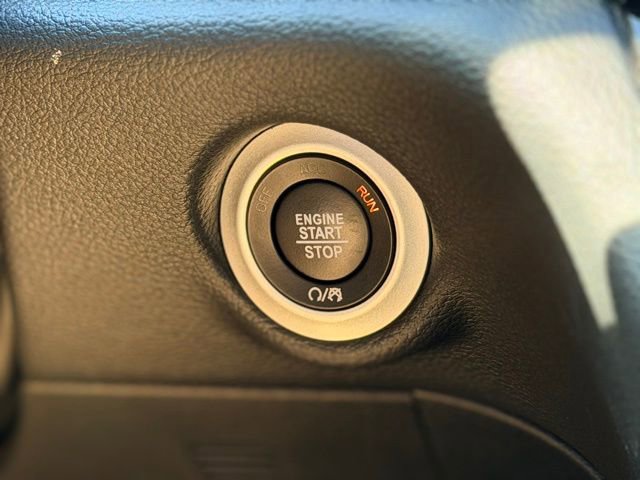 Used 2023 Chrysler Pacifica Limited w/ S Appearance Package image 12