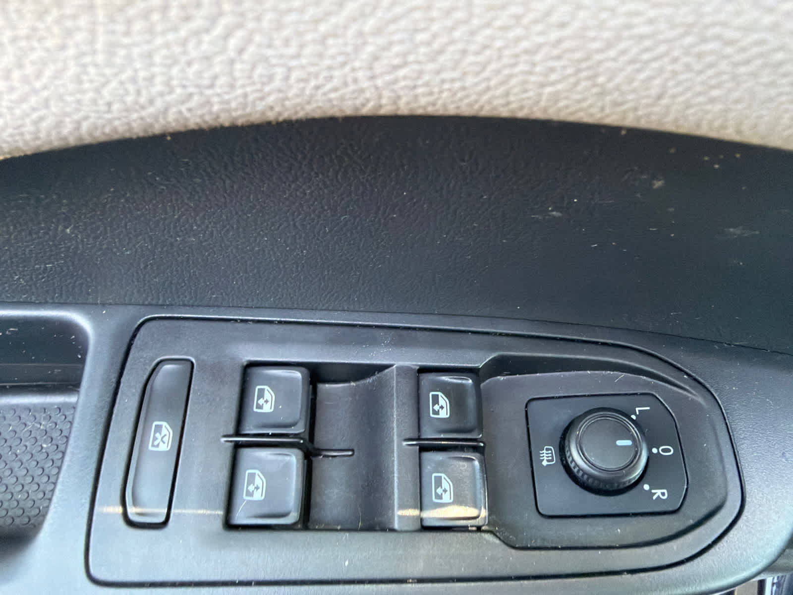 Used 2023 Volkswagen Taos SEL AWD/4WD image 23
