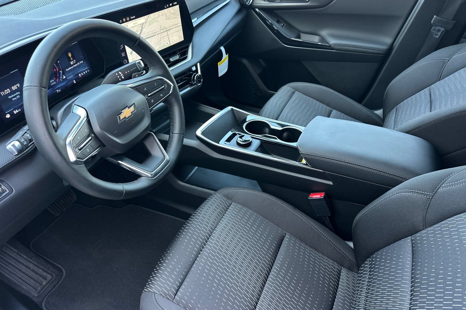 New 2026 Chevrolet Equinox LT w/ Safety and Technology Package FWD image 10