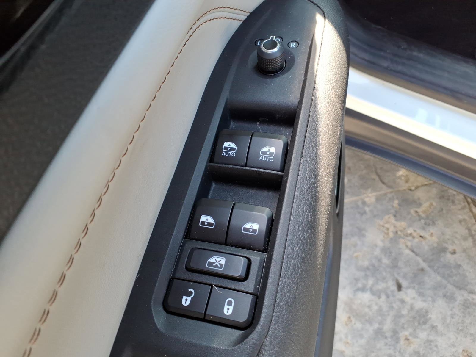 Used 2025 Jeep Compass Limited AWD/4WD image 19