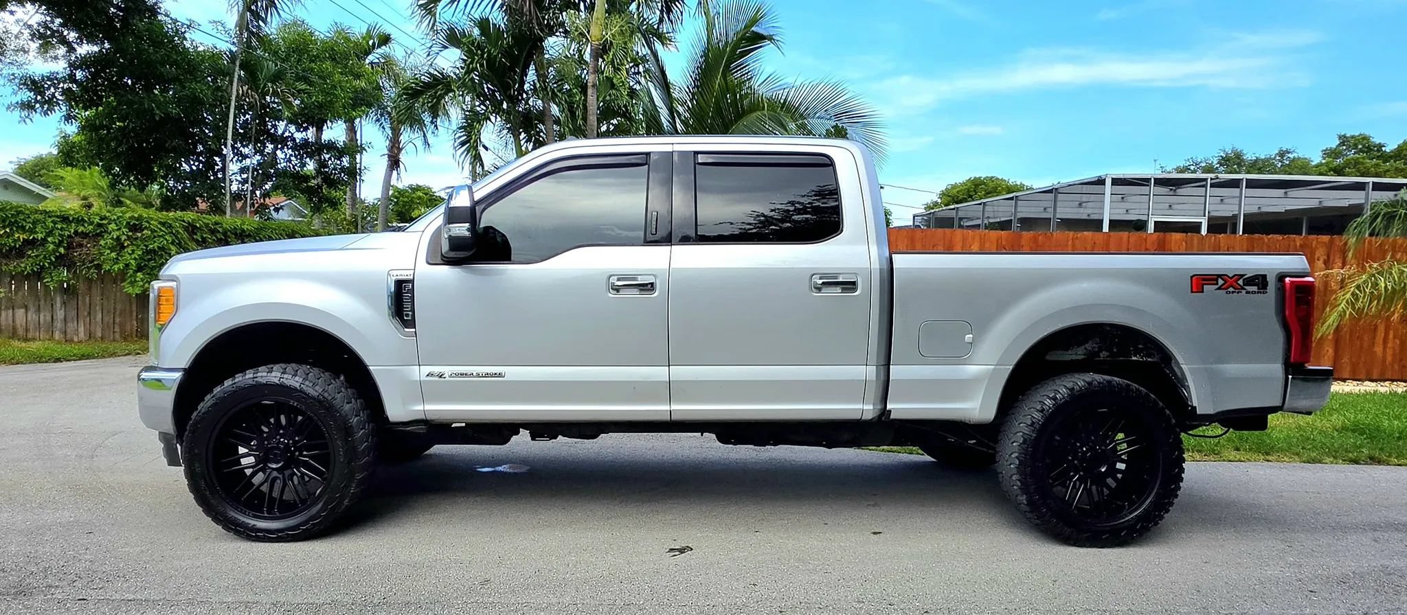 Used 2017 Ford F250 Lariat w/ Chrome Package AWD/4WD image 9